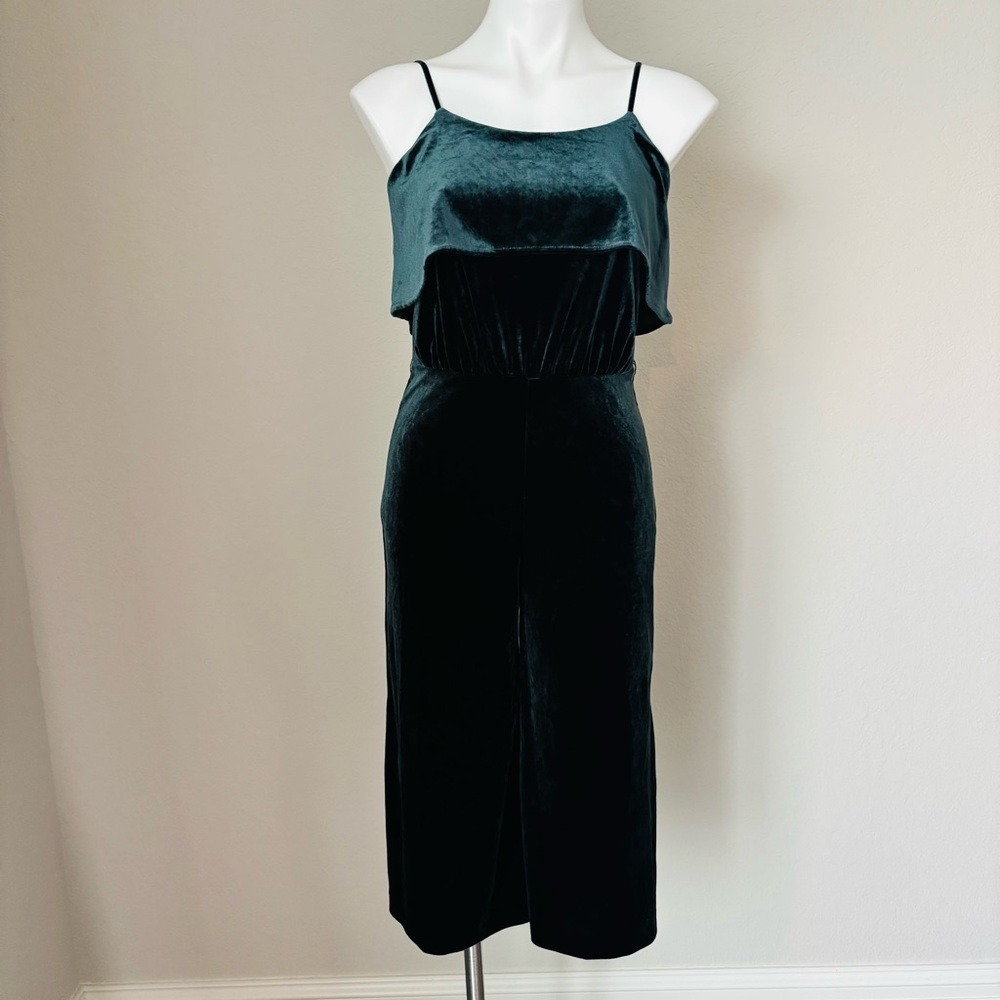 ALI & JAY Hustle‎ Culotte Green Velvet Ruffle Top Holiday Jumpsuit Size Small